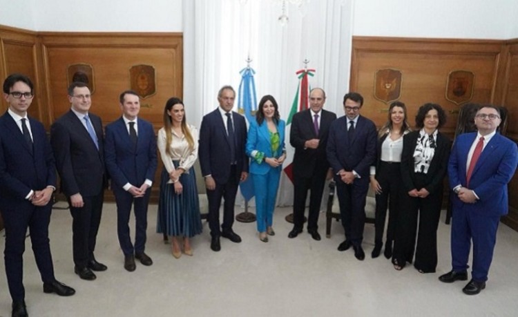 La ministra de turismo italiana arribó a la Argentina
