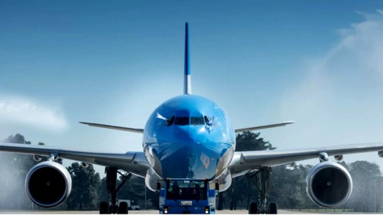 Aerolíneas Argentinas transportó 300.000 pasajeros en Semana Santa