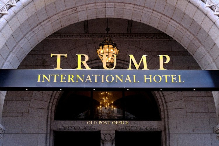 Los hoteles de Donald Trump eliminan su apellido porque los turistas rechazan al ex presidente de EE.UU