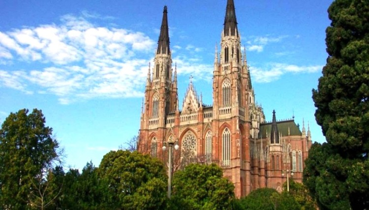 La Plata ofrece visitas guiadas gratuitas por sus sitios históricos