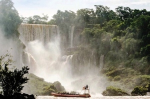 380.155 turistas no cruzaron a Argentina al visitar las Cataratas
