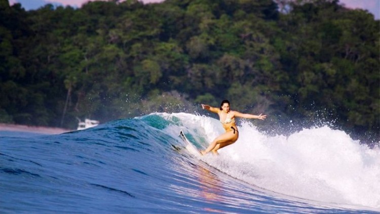 El surf le aporta visitantes extranjeros a Panamá
