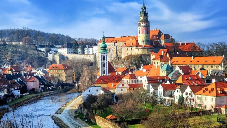 República Checa exigirá la tercera dosis a los turistas