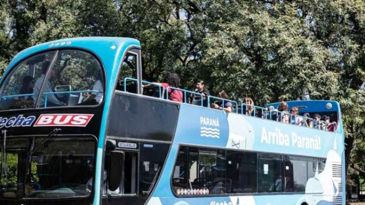 Paraná tiene un bus turístico que recorre sus sitios históricos
