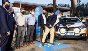Maldonado inaugur&oacute; su 19&deg; estaci&oacute;n de carga para autos el&eacute;ctricos