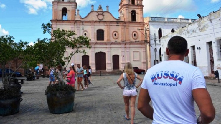 Cuba recibirá más turistas rusos