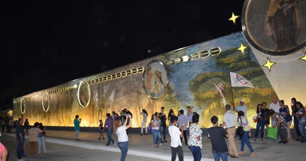 El turismo necrológico formoseño rescata historias y arquitectura de los cementerios