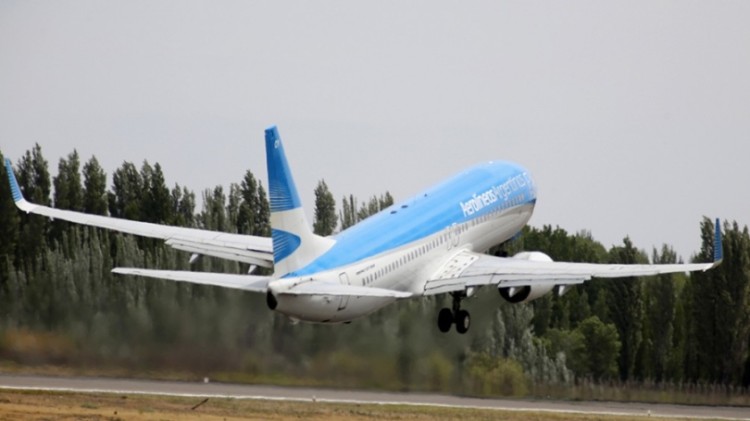 Aerolíneas Argentinas volará diariamente desde el aeroparque porteño a Bogotá