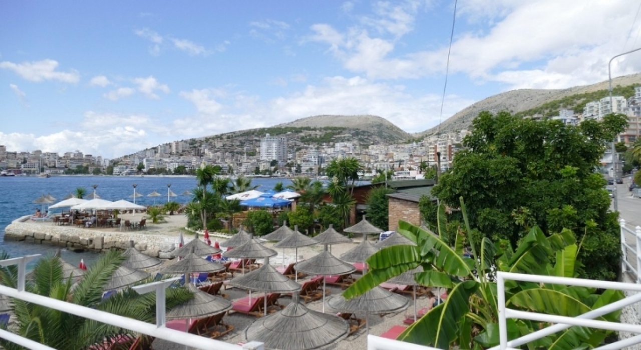 El turismo albano brinda empleo a jóvenes latinoamericanos