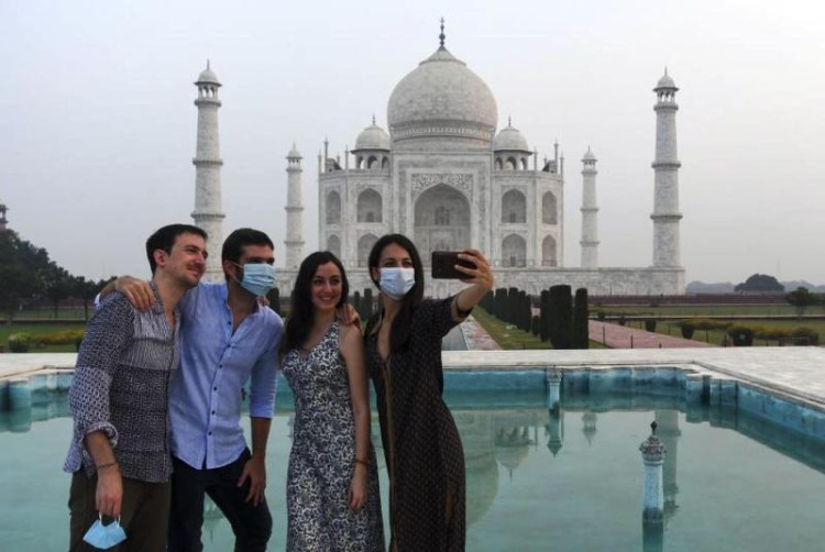 India autorizó el ingreso de turistas extranjeros