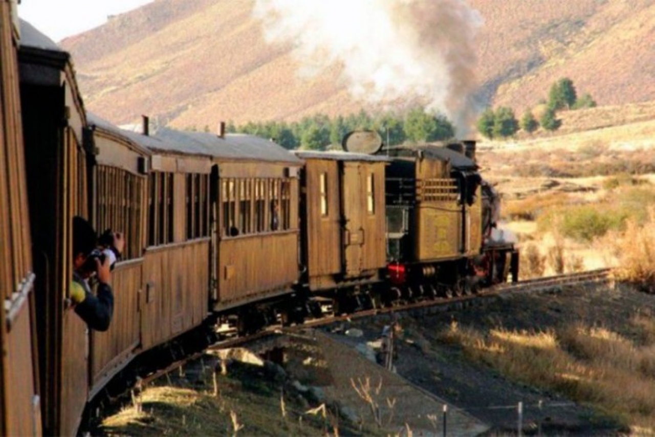 Conocé los paisajes argentinos viajando en trenes turísticos