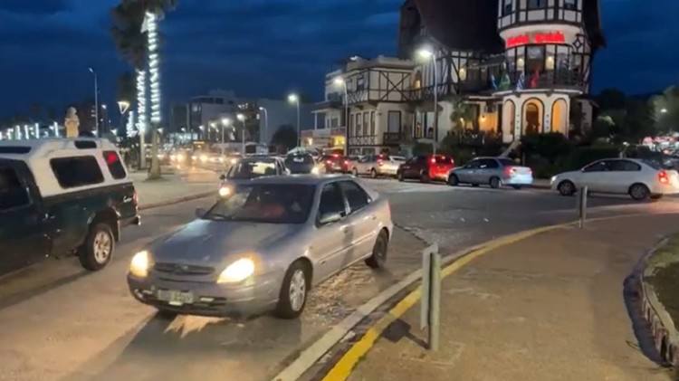 28.000 autos diarios circularon en la rambla uruguaya de Piriápolis