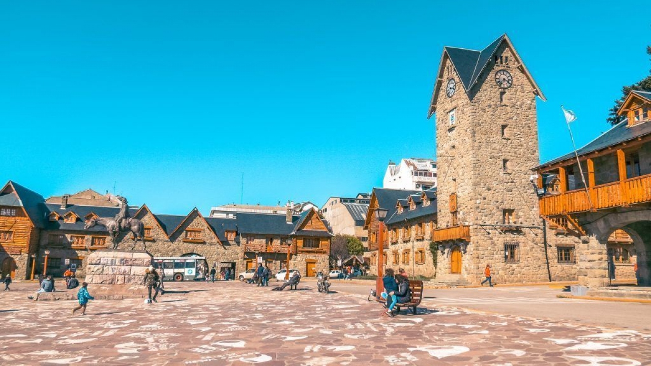 Bariloche también atrae visitantes en el verano